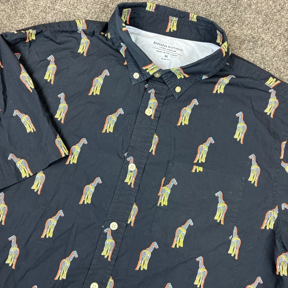 Banana Republic Luxe Poplin Shirt XL Slim Fit Navy Giraffe Print Short Sleeve